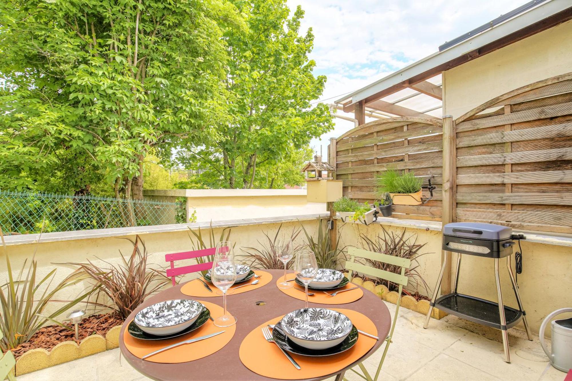 Maison Cosy Avec Terrasse A 15 Minutes De Lyon Et Wifi Rillieux-la-Pape Eksteriør billede
